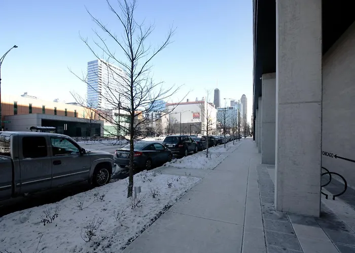 Apartamento River North 1br W Pool Fitness 1 Block To L Chi-1039