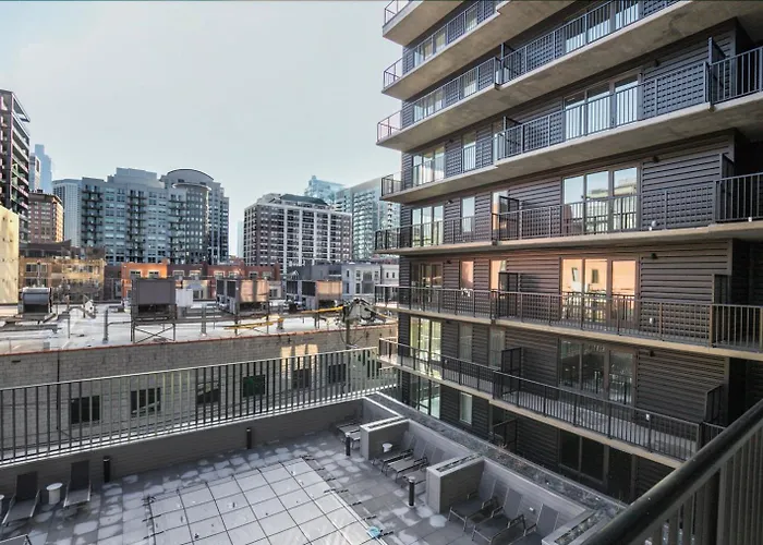 River North 1br W Pool Fitness 1 Block To L Chi-1039